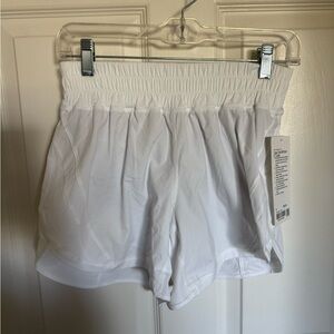 Lululemon Track That MR Short 5” Lined. White. NWT. Size 6